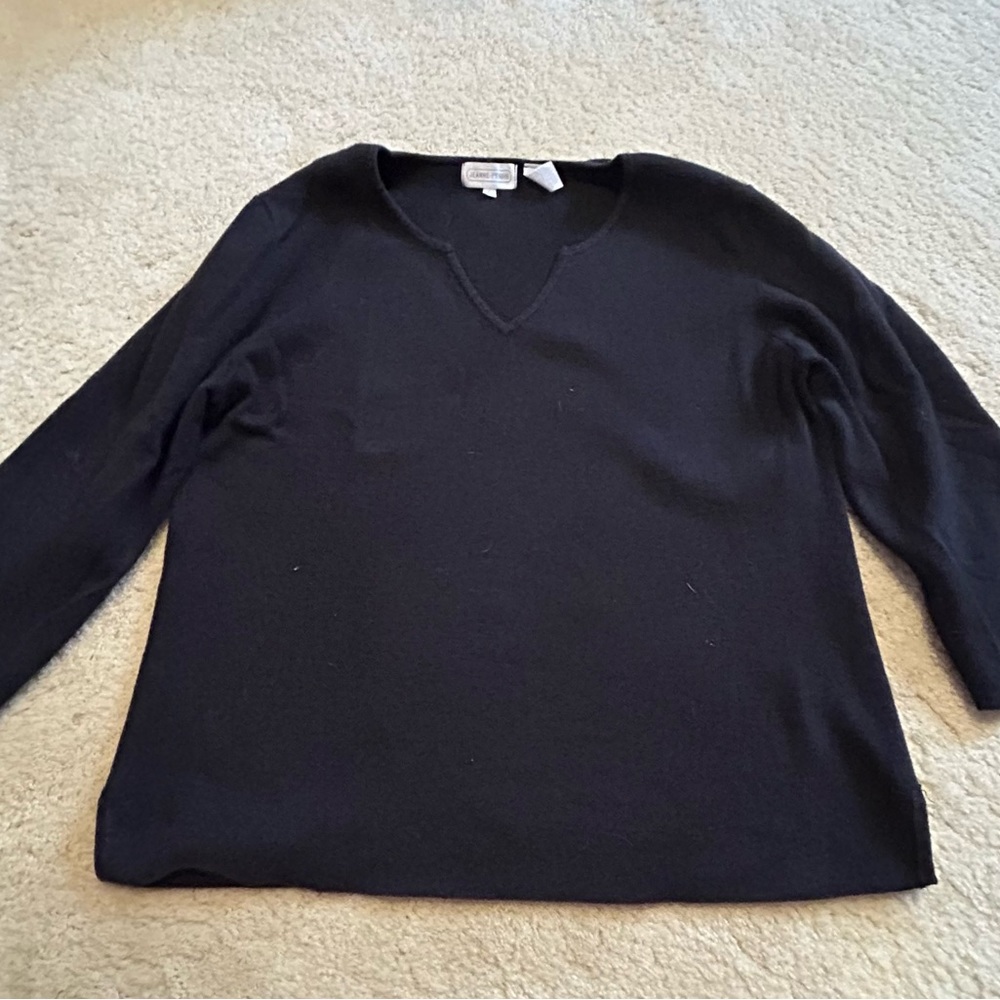 Black Jeanne Pierre V-cut sweater